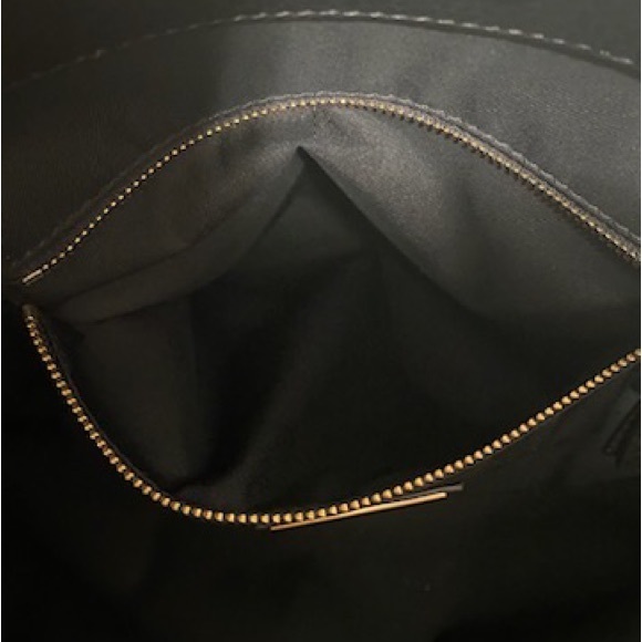 Tory Burch, tote shoulder bag with gold chains, magnetic closure - Picture 9 of 10